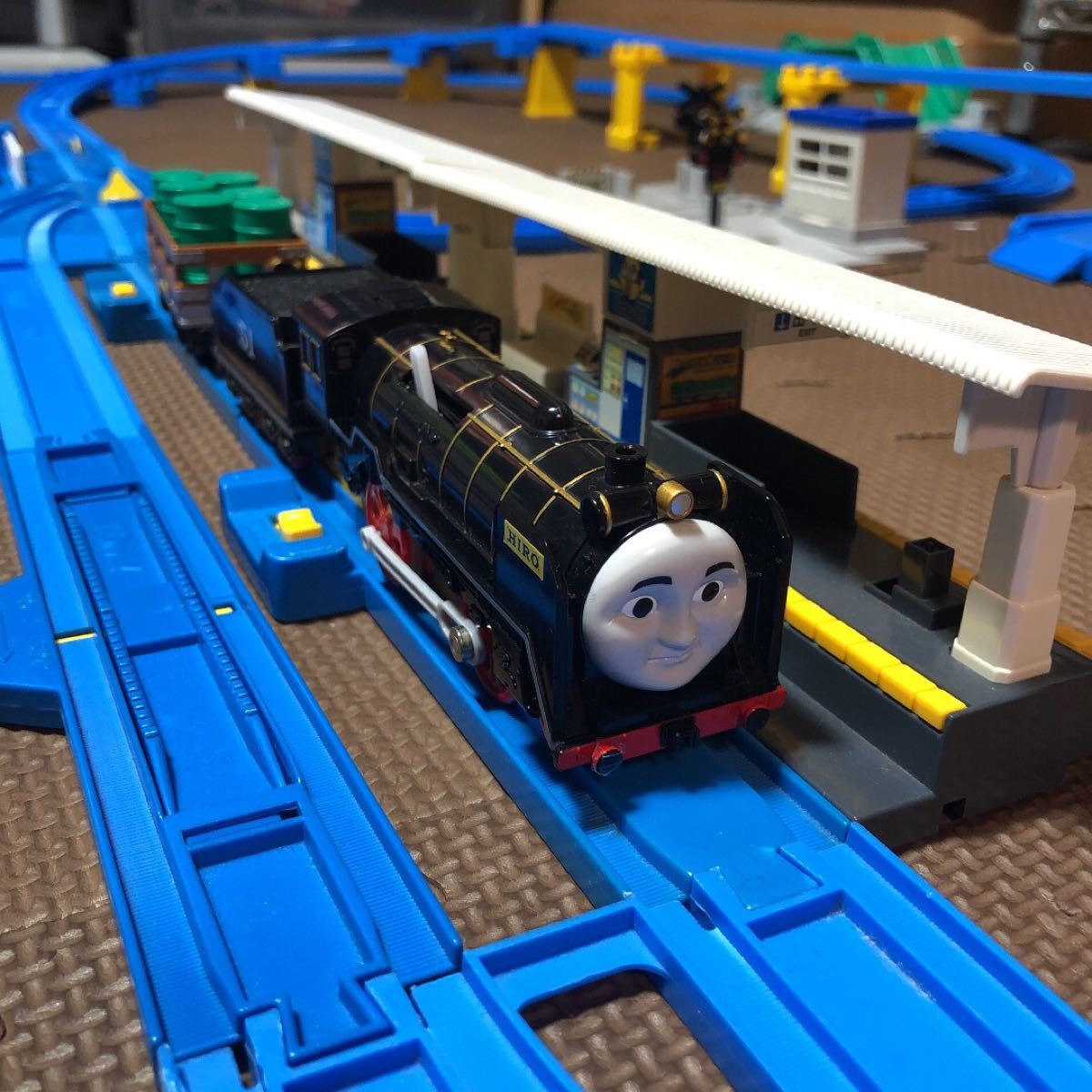 ゆかどりあん様専用 プラレール ゆかいな貨車シリーズ ジェームスと