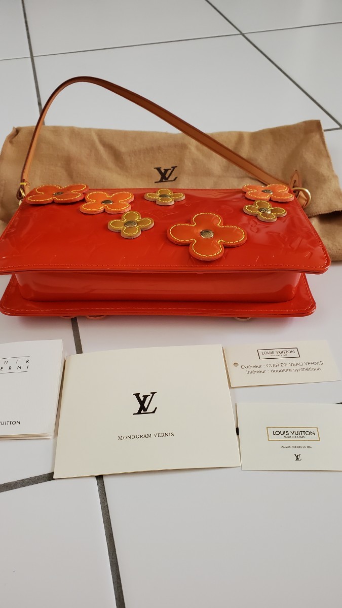 新品 未使用】LOUIS VUITTON ヴェルニ アクセサリーポーチ フラワー