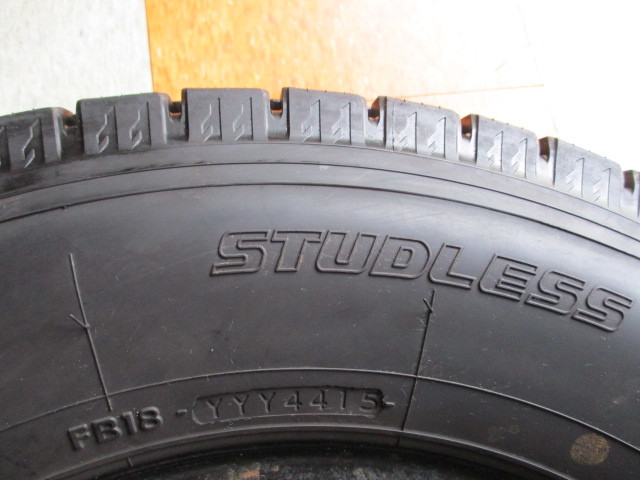 215/70R15 107/105L LT 8PR YOKOHAMA　STUDLESS 保存状態が良く3本セット!!☆☆☆☆_画像8