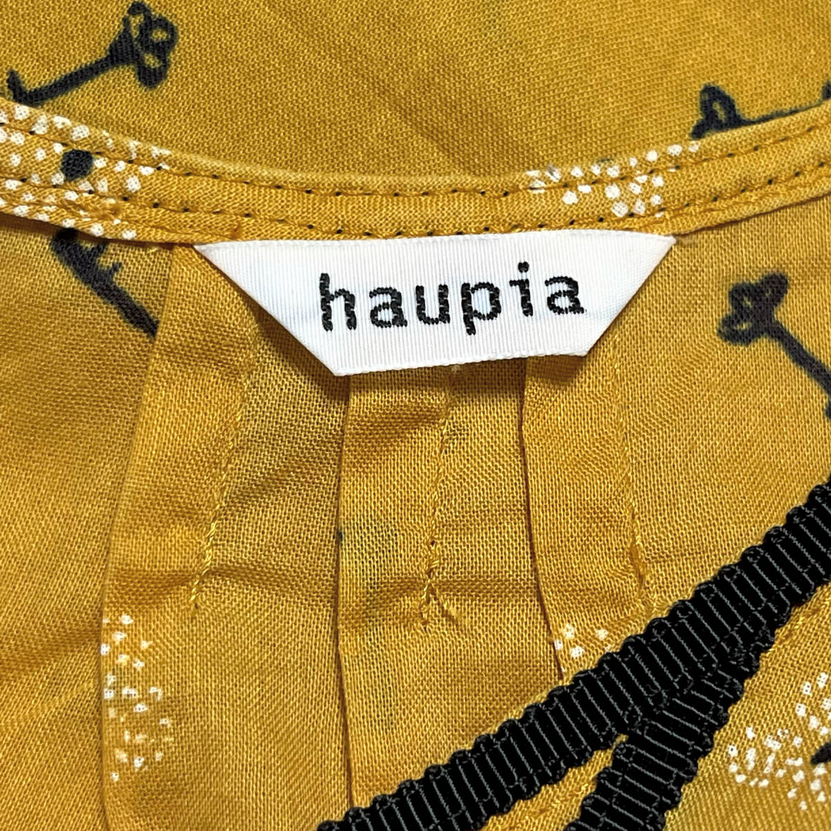 haupia ハウピア ★ かぎ 鍵 花柄 プリント ブラウス ノースリーブ トップス フリル袖 薄手 カットソ プルオーバー ナチュラル ブランド