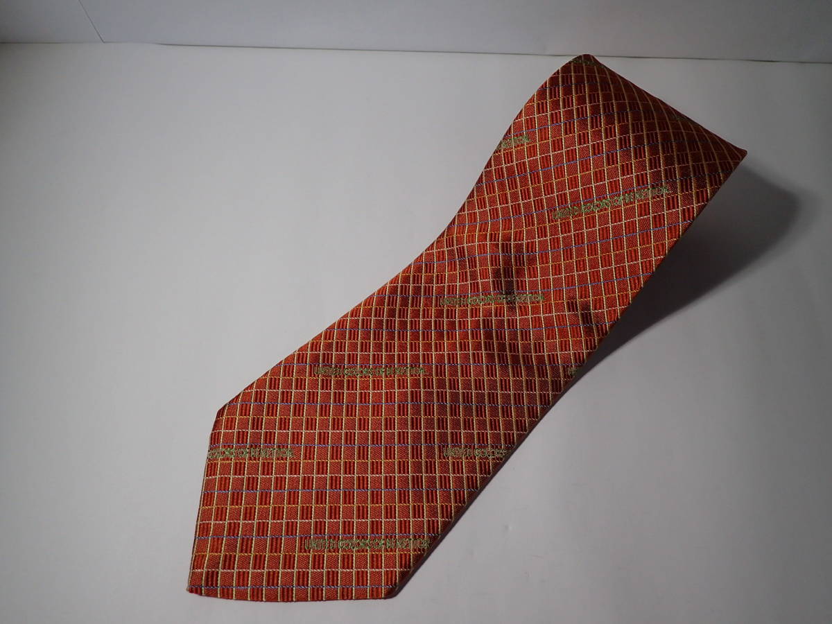 UNITED COLORS OF BENETTON united color zob Benetton necktie . leaf color?.. color? silk width : approximately 9.5. Benetton 