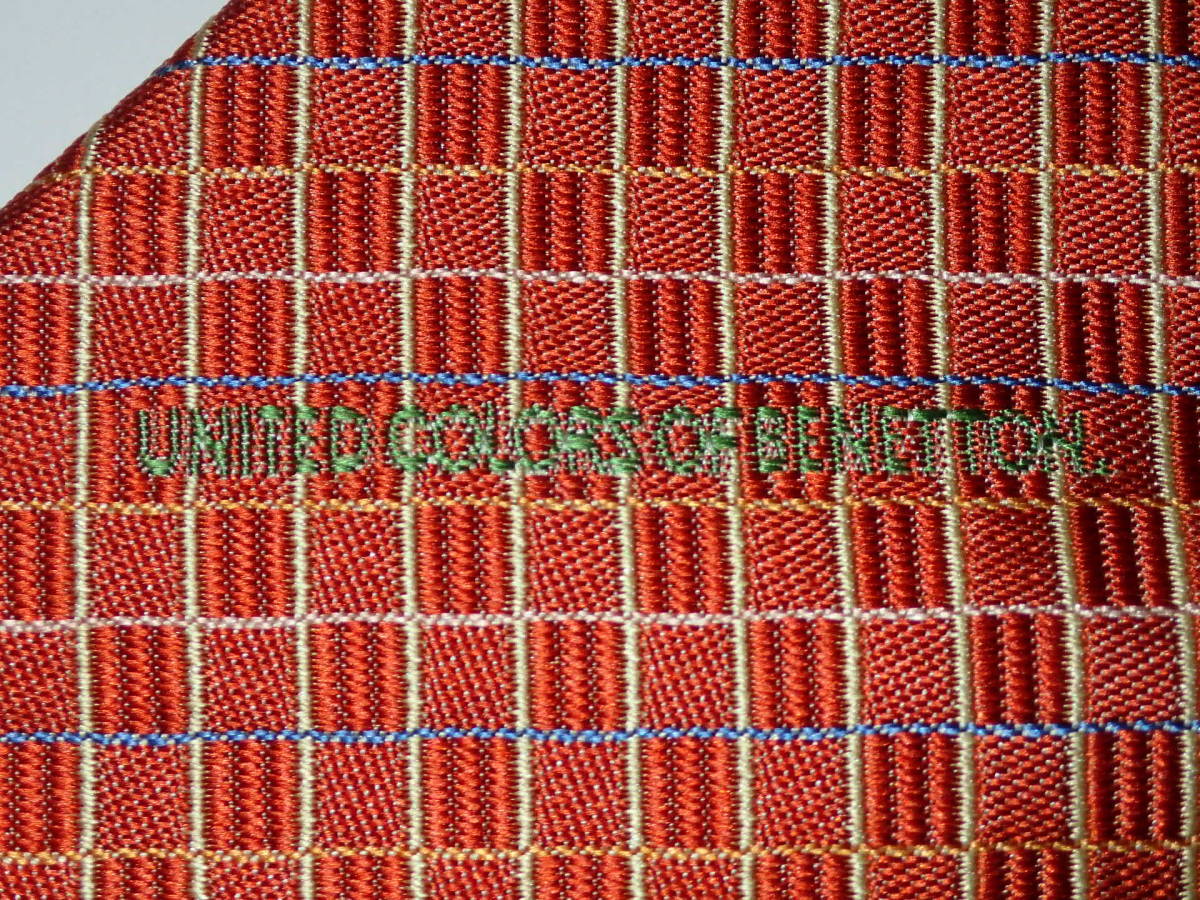 UNITED COLORS OF BENETTON united color zob Benetton necktie . leaf color?.. color? silk width : approximately 9.5. Benetton 