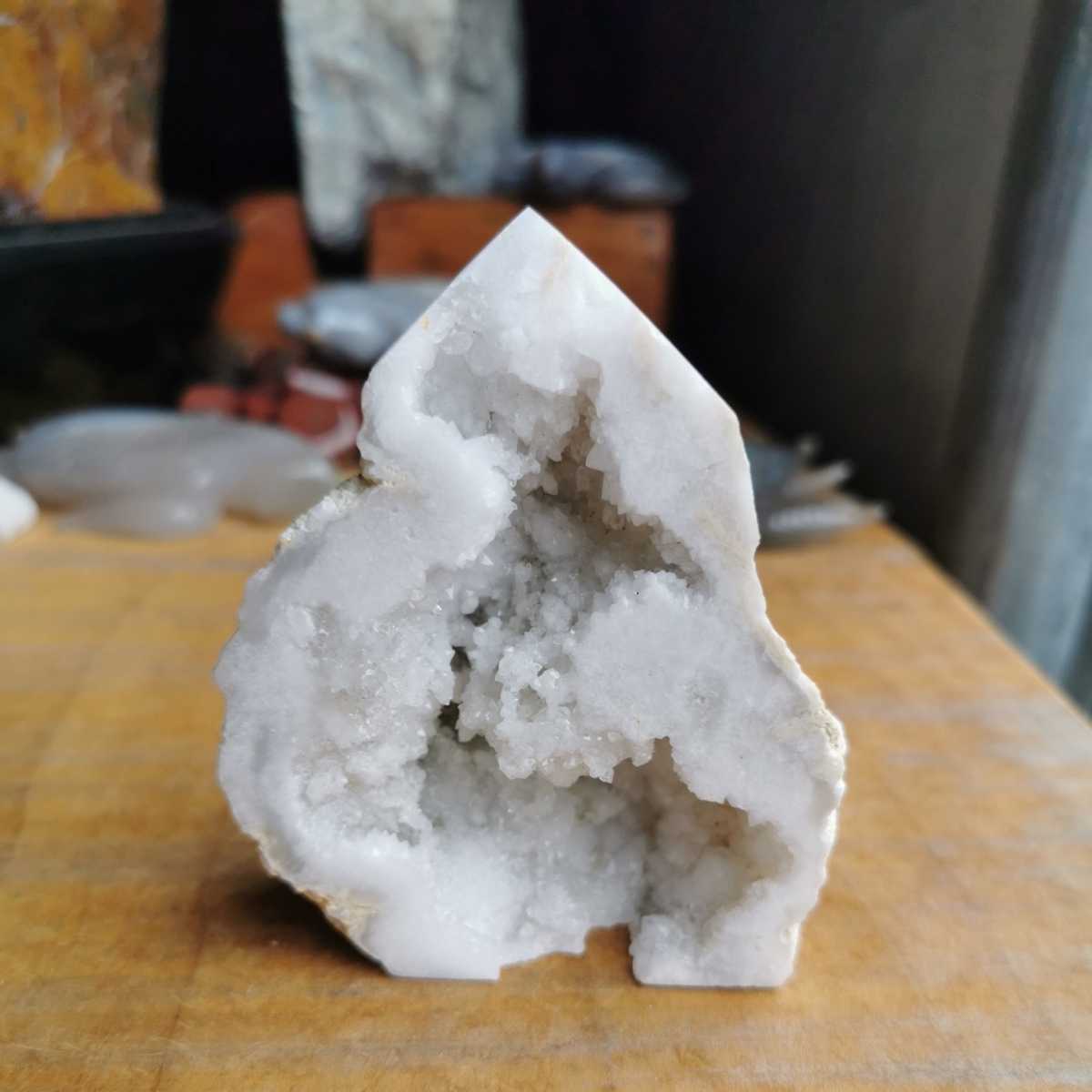 水晶クラスター 2.8kg クォーツ 鉱物 鑑賞石 自然石 誕生石 原石 煙水晶