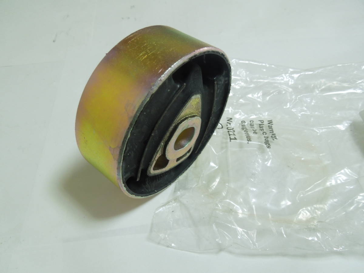 E30 316~M3 for diff ( final drive ) rear cover mount bush BMW original new goods (3317 1 135 242)