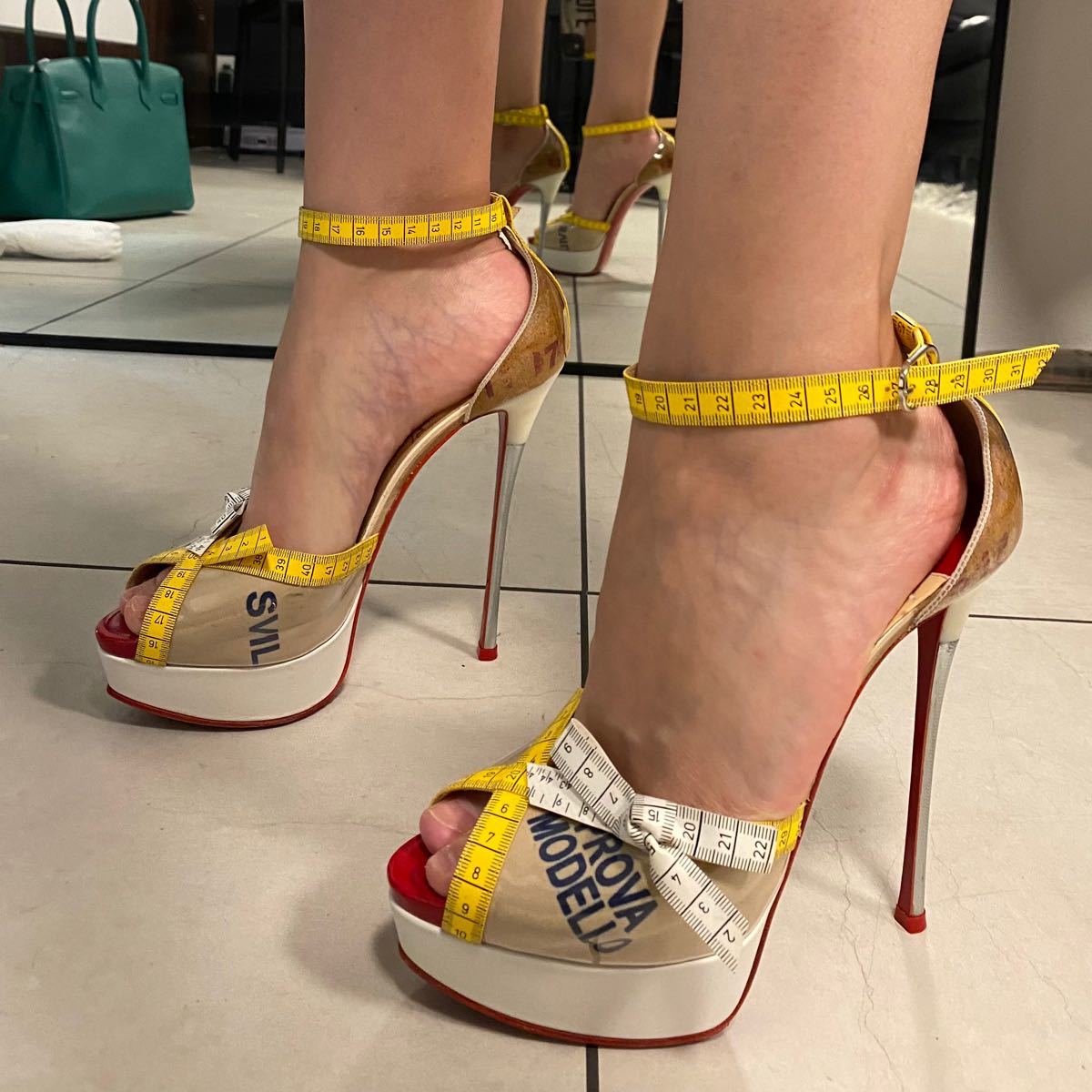 Christian Louboutinクリスチャンルブタン サンダル | noonanwaste.com