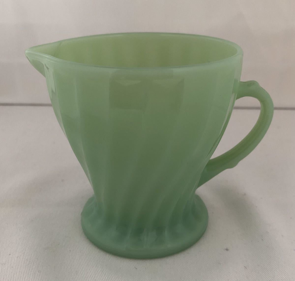 ファイヤーキング “ ジェダイ シェル “ クリーマー・Fire-King “ JADE-ITE Shell “ Creamer