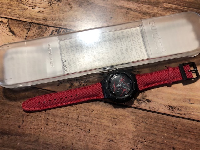 ケース フィルム付き 美品 レア swatch スウォッチ BIG RED SBB104 クロノグラフ ブラック×レッド 純正革ベルト AG1996 クオーツ 腕時計_画像6