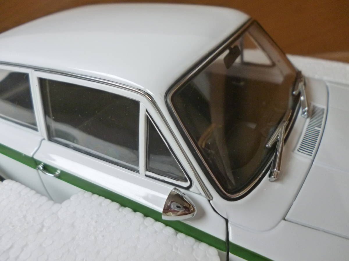 希少・新品・未展示／1/18　オートアート　ロータス　コーティナ　マーク１　1箱／コルティナ　コルチナ　LOTUS CORTINA MK1 AUTOART_画像8