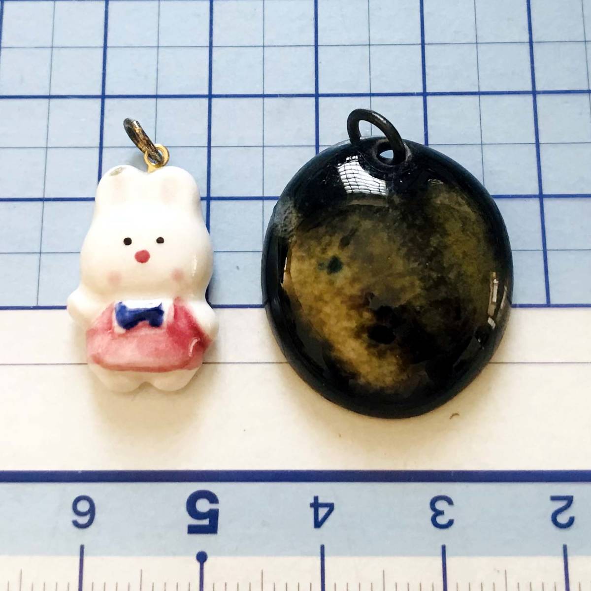 美品　陶器　焼き物　「英」在銘あり　兎　ペンダント　お得2点セット　No.5019_画像1