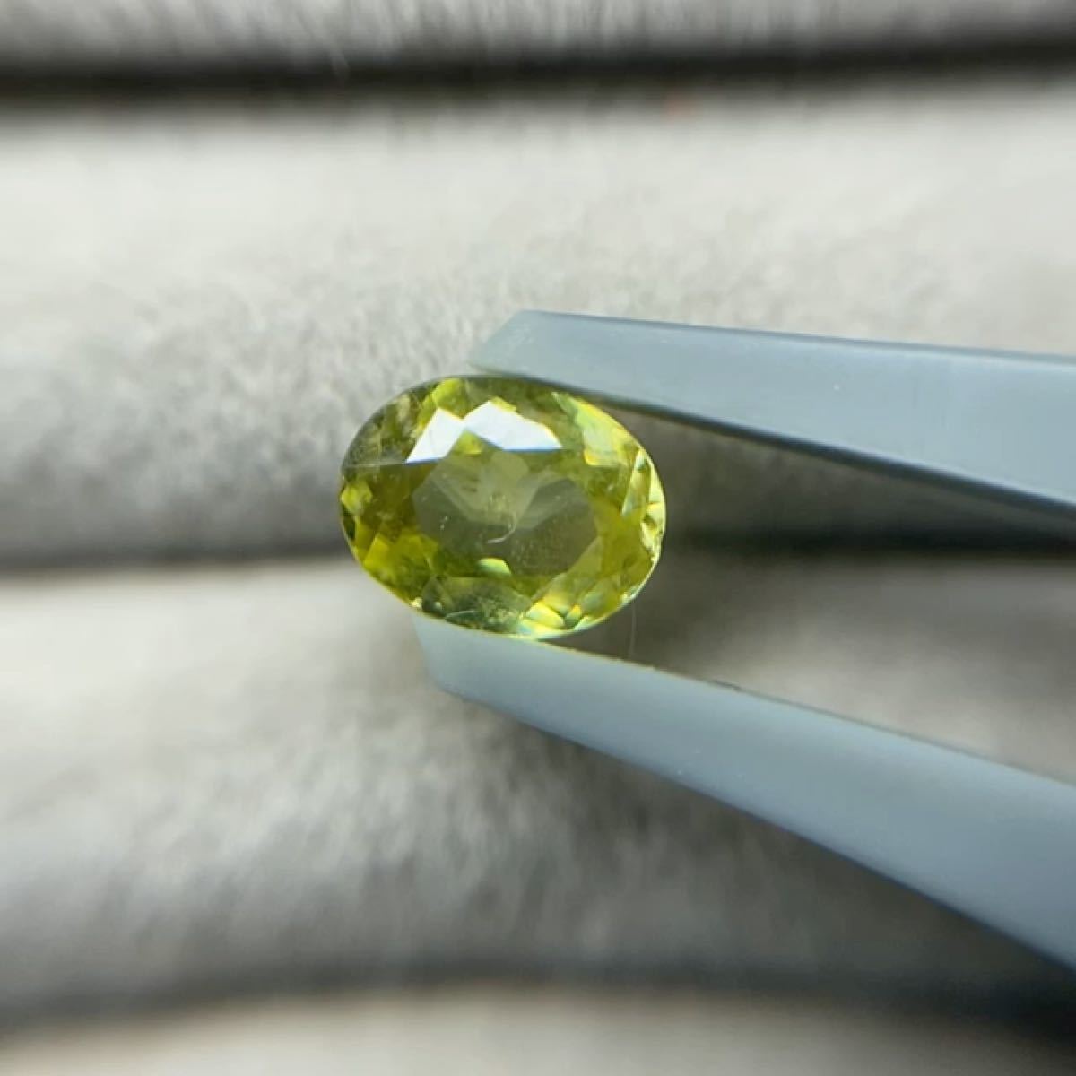 天然 ルース スフェーン 0.4ct マダガスカル産