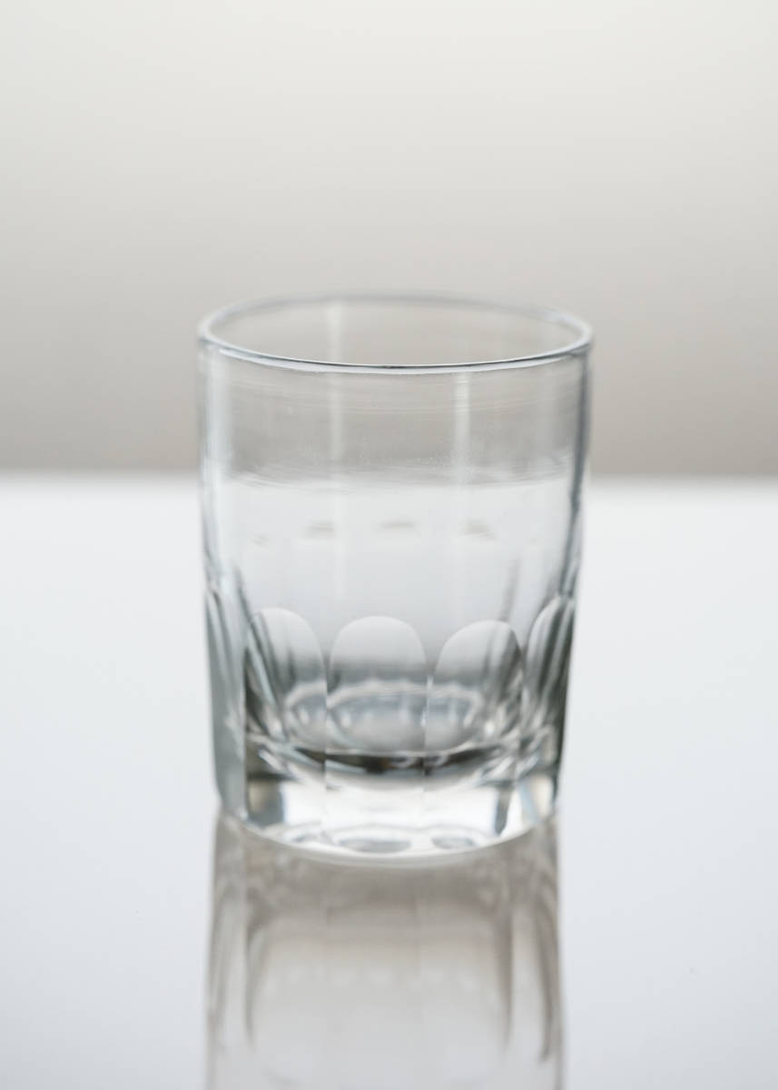 高質で安価 / 手吹きガラスのビストロの面取カットのウイスキーグラス 19世紀・フランス B トロンプルイユ ガラス 硝子 古道具 アンティーク / その他