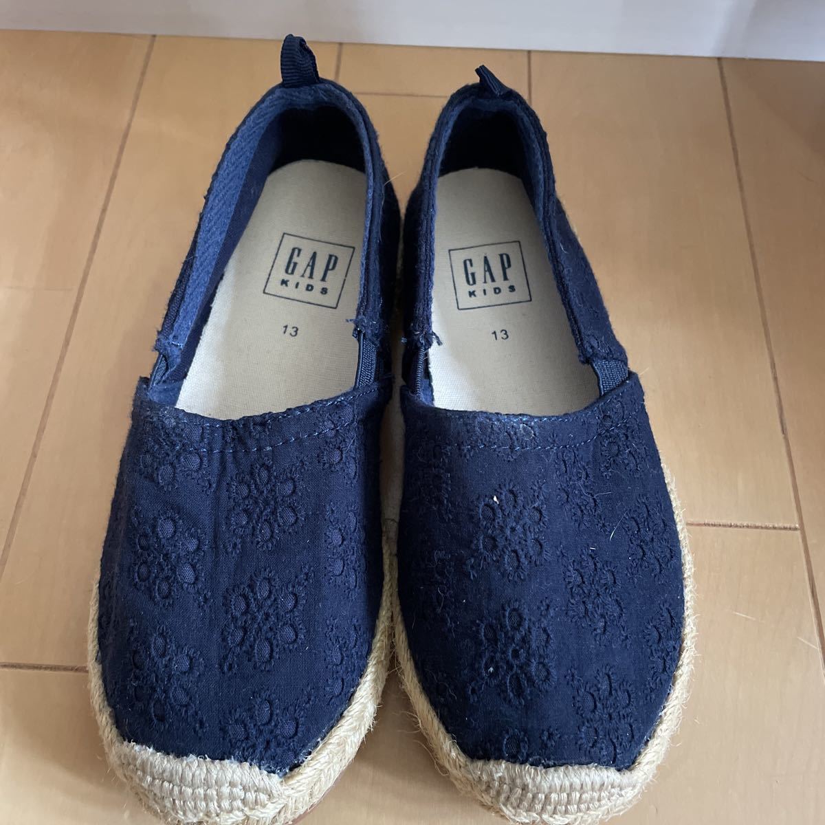 GAP ギャップ　スリッポン　スニーカー　ナチュラル系　紺色　ネイビー×麻素材　19cm_画像1