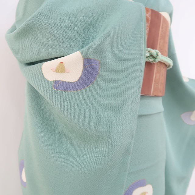 ゆめsaku2 新品 縮緬 仕付け糸付“可愛らしいシルエットで花咲く椿”着物