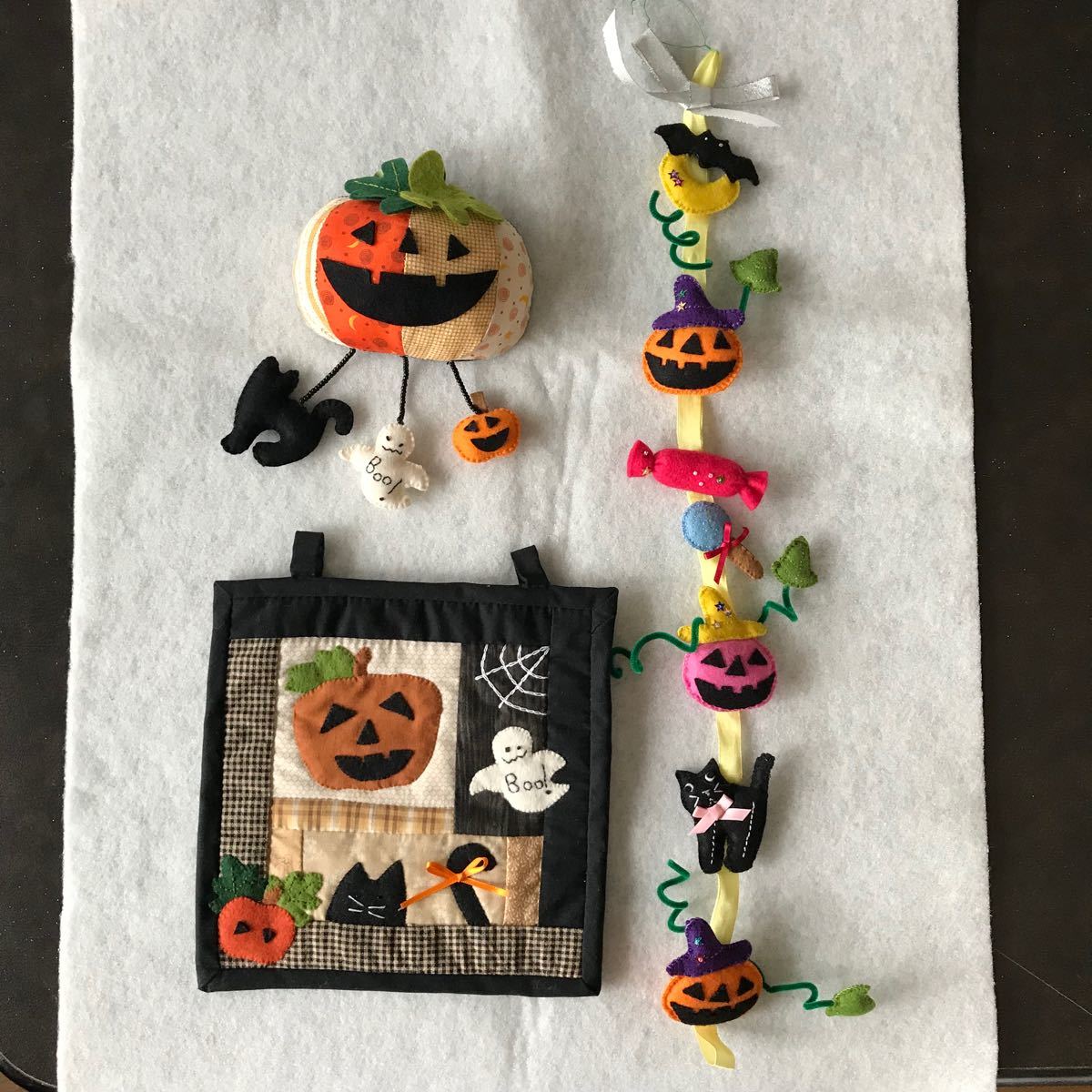 PayPayフリマ|ハンドメイド 【ハロウィン オーナメント3つセット】タペストリー 壁掛け PayPayフリマ|ハンドメイド 【ハロウィン オーナメント3つセット】タペストリー 壁掛け