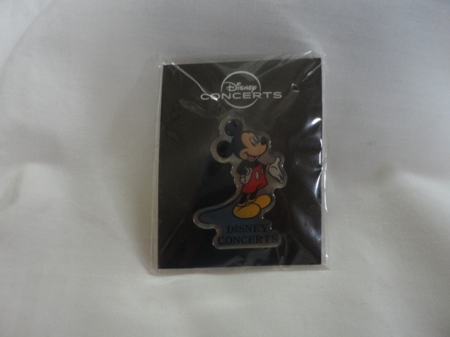 * Disney concert Mickey Mouse pin z badge!!