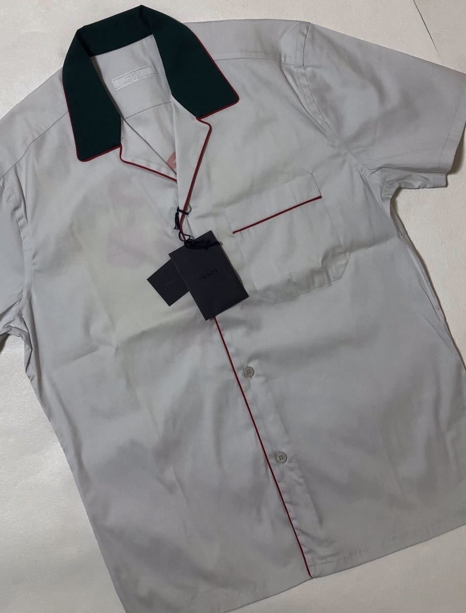 【新品タグ付き、正規品】 PRADA プラダ 半袖 シャツ オープンカラーシャツ サイズS 薄いグレー_画像2