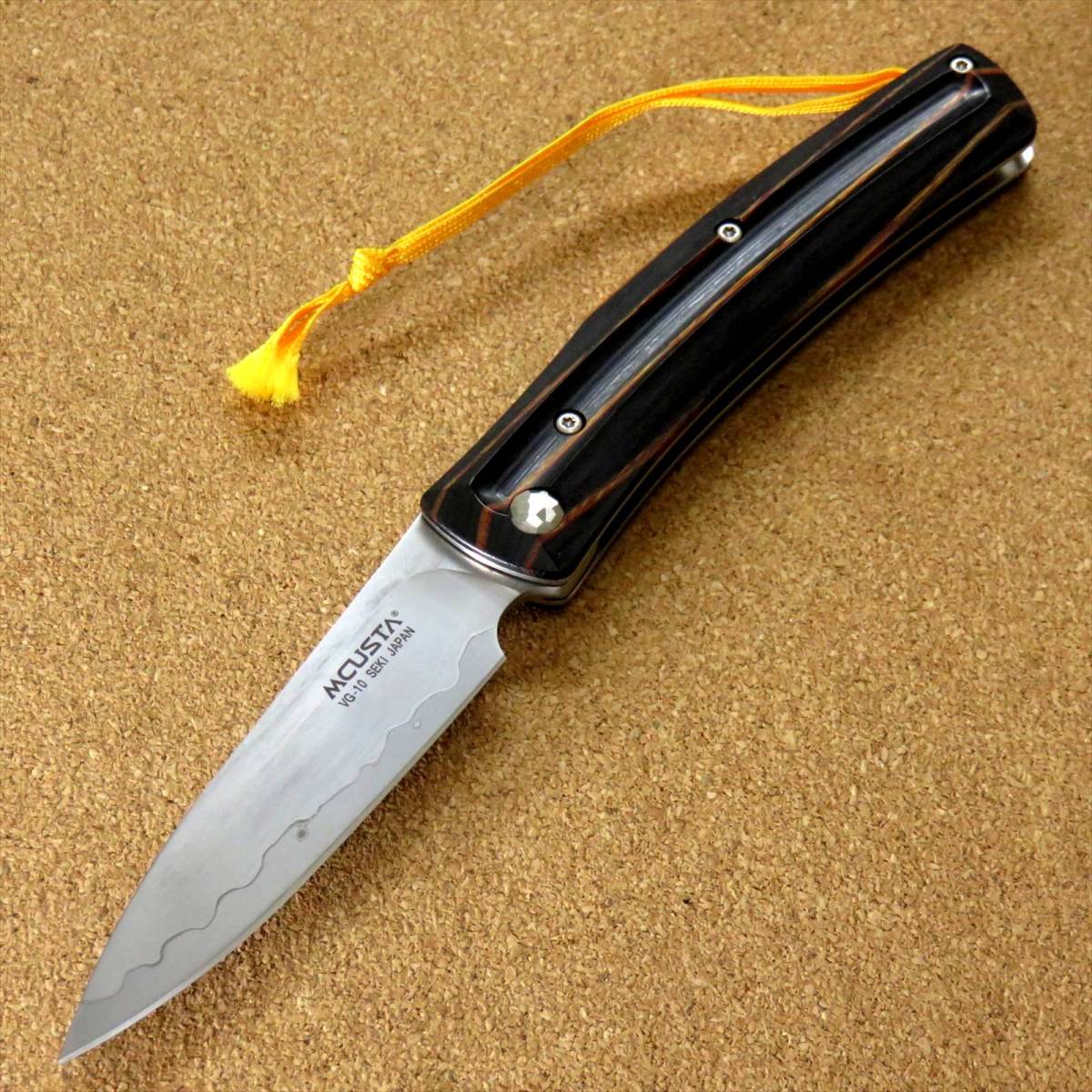 関の刃物 フリクションフォルダー 7.5cm (75mm) MCUSTA 3層鋼 VG-10 黄黒ハンドル 折りたたみナイフ 肥後守 西陣織ケース付き 国産日本製