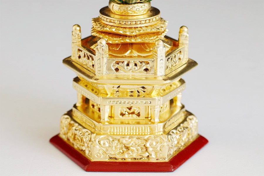 仏像 金箔 5寸 浄土真宗 本願寺派(お西) 六角台座 阿弥陀如来立像 仏具 手彫り 仏壇用 御本尊 木彫り
