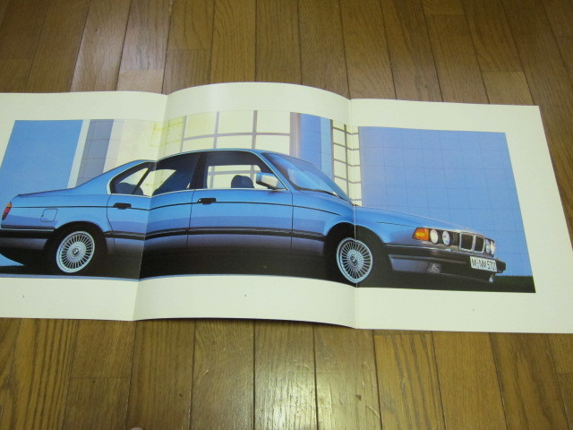 大判39ページ　旧車カタログ　BMW 750i 750iL 88年　カタログ大量出品中_画像3