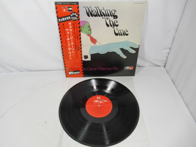 KN2983/LP/レコード盤/ウォーキング・ザ・ライン/Walking The Line/オスカー・ピーターソン/Oscar Peterson/帯付き/ULS-1581-P/現状渡し/_画像1