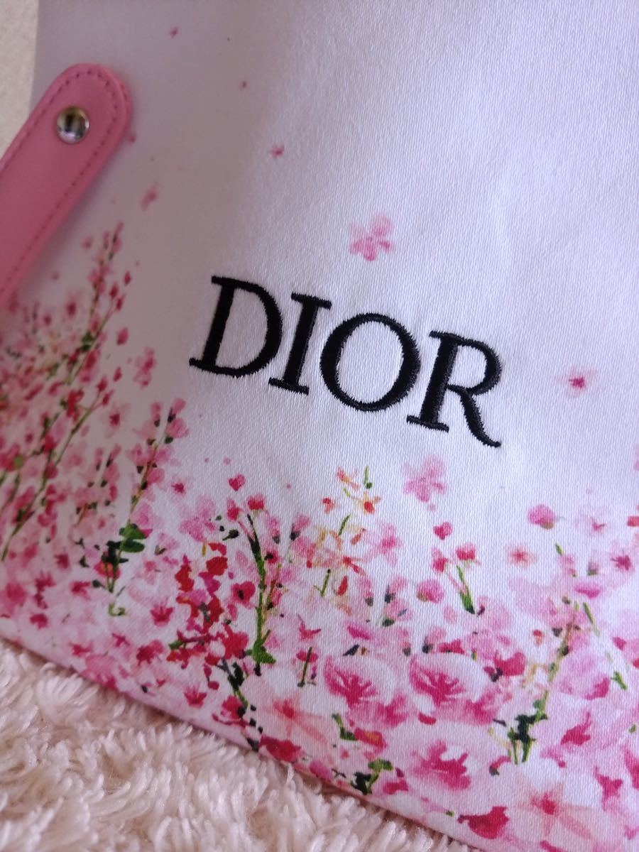 新品 ディオール Dior ポーチ 限定 花柄 ピンク ミスディオール 新品 ディオール Dior ポーチ 限定 花柄 ピンク ミスディオール
