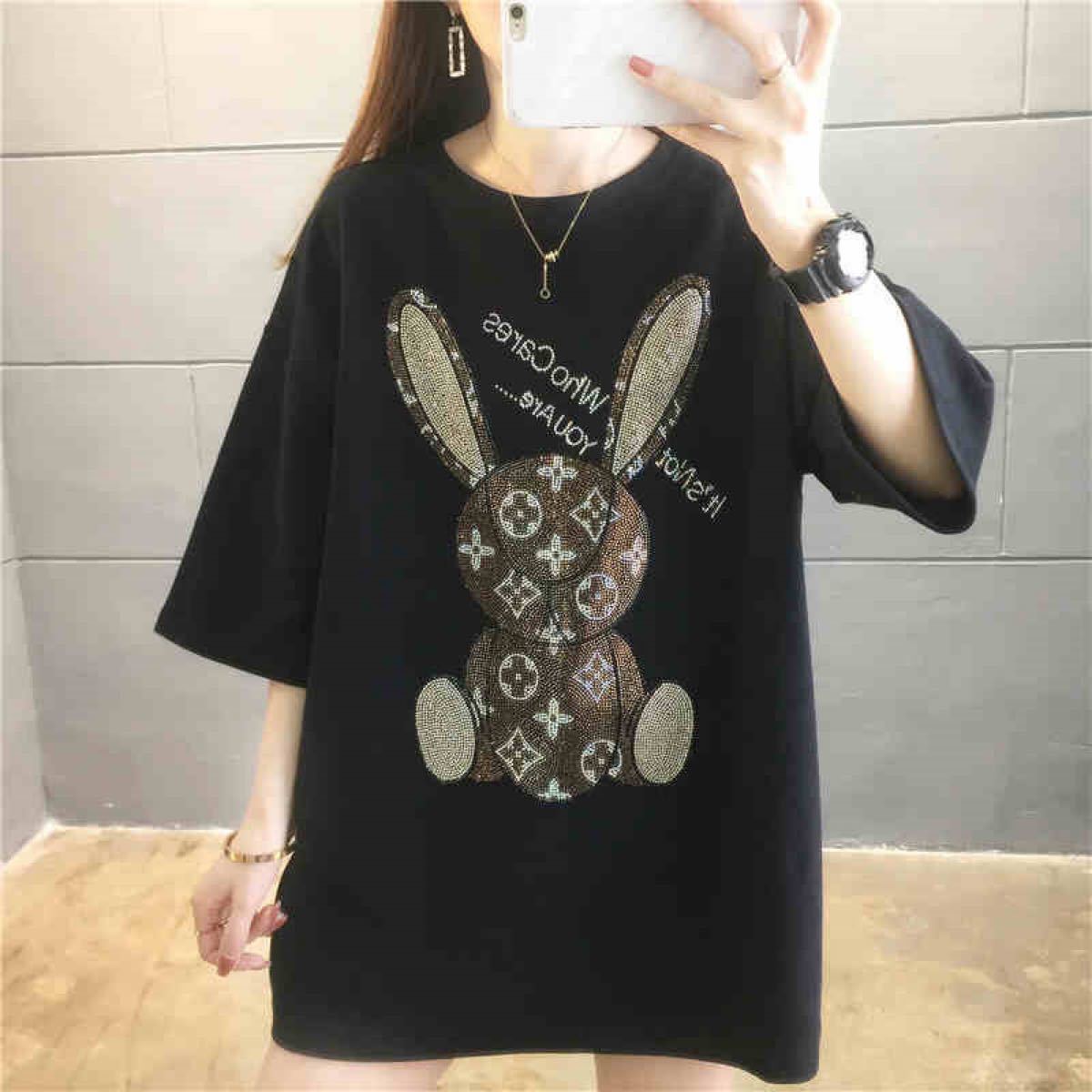 モノグラムラインストーンラビットTシャツブラック×ゴールド モノグラムラインストーンラビットTシャツブラック×ゴールド