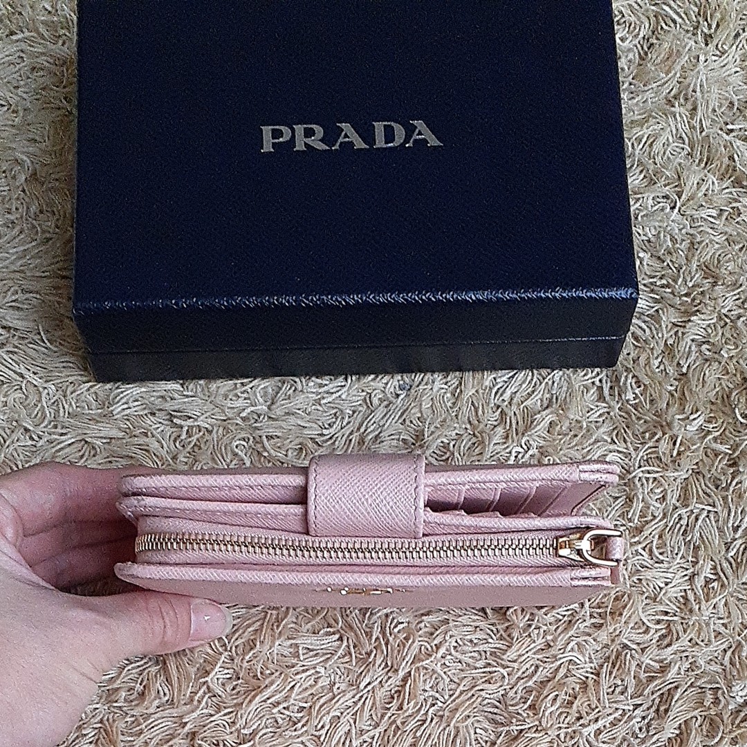 PRADA 　プラダ　折り財布　サファイアーノ