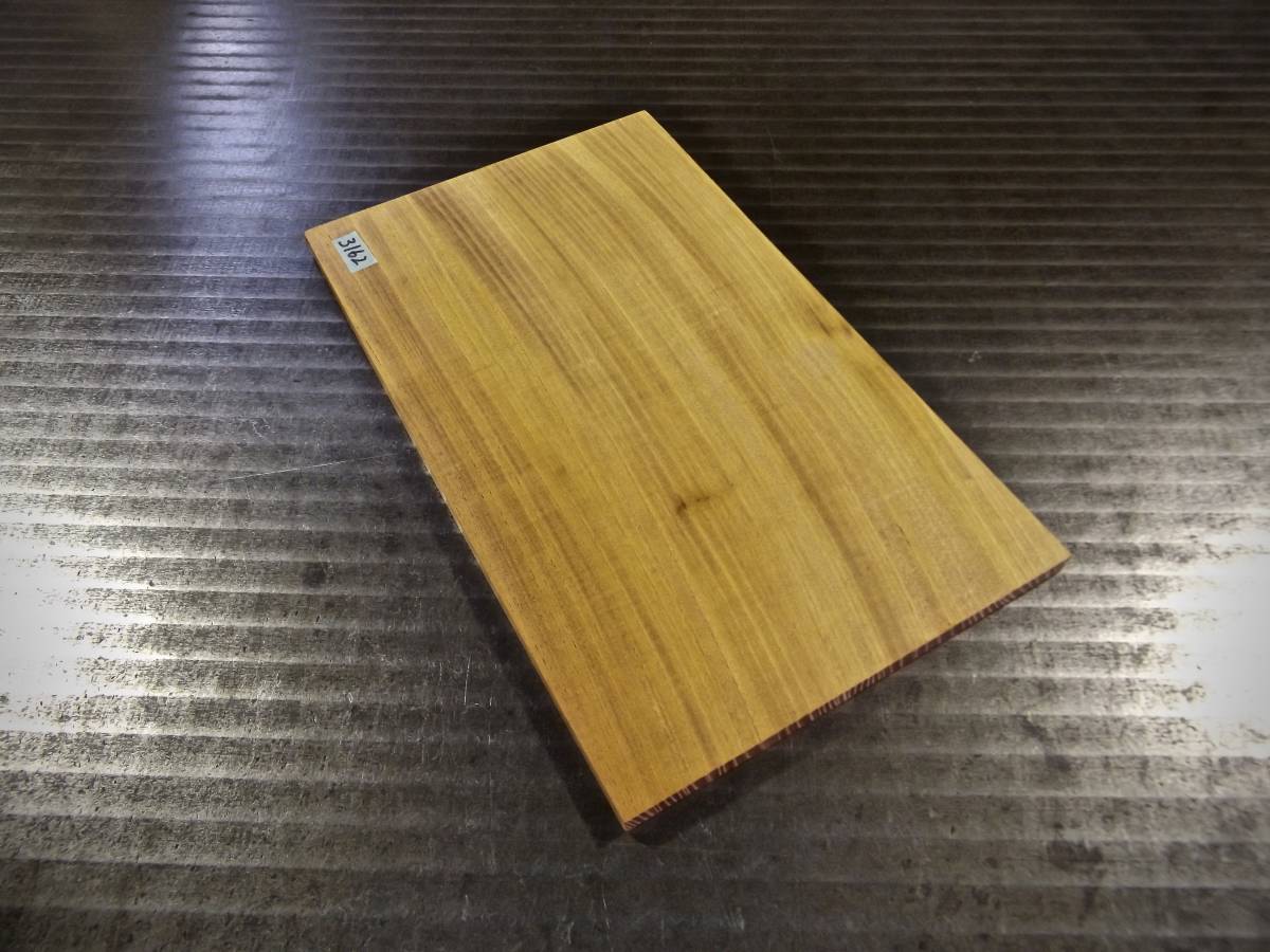 欅 （300×180×11）mm 1枚　乾燥済み 無垢一枚板 送料無料 [3162] ケヤキ けやき 木材 花台 ササ杢 キヤンプ 道具 まな板 _画像3