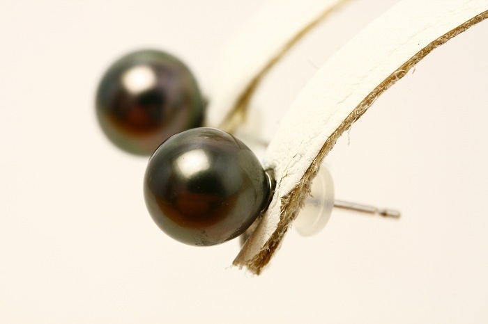 タヒチ黒蝶真珠パールピアス 8mm ブラックカラー K14WG製