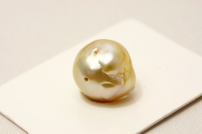 南洋白蝶真珠パールルース　両穴　12mm　ナチュラルゴールドカラー_画像3
