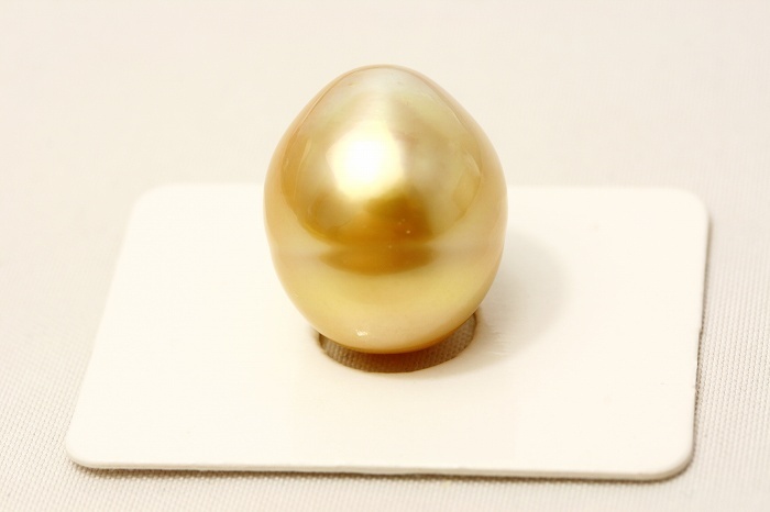 南洋白蝶真珠パールルース　18×15mm　ナチュラルゴールドカラー