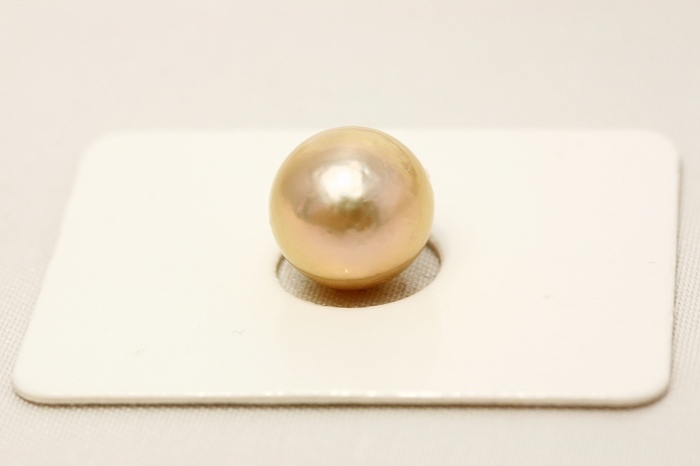 大人気新品 淡水真珠パールルース 両穴 10mm ピンクカラー 真珠