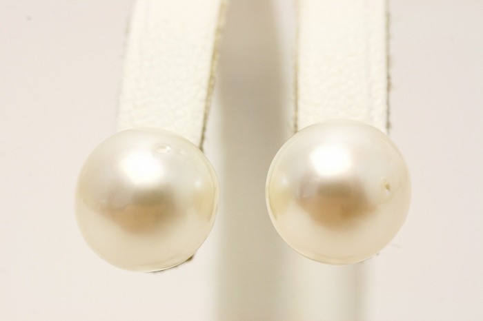 南洋白蝶真珠パールピアス　10mm　ホワイトカラー　K14WG製 白蝶（しろちょう）真珠
