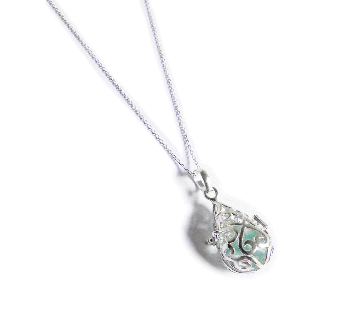 ［Silver925］ハート模様のティアードロップ型の中身が取り出せるオープンタイプ・シルバーネックレス（フローライト）大切なものを中に♪