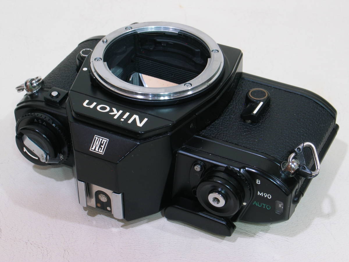 ニコン Nikon EM + 28mm F3.5 (Ai改) - フィルムカメラ