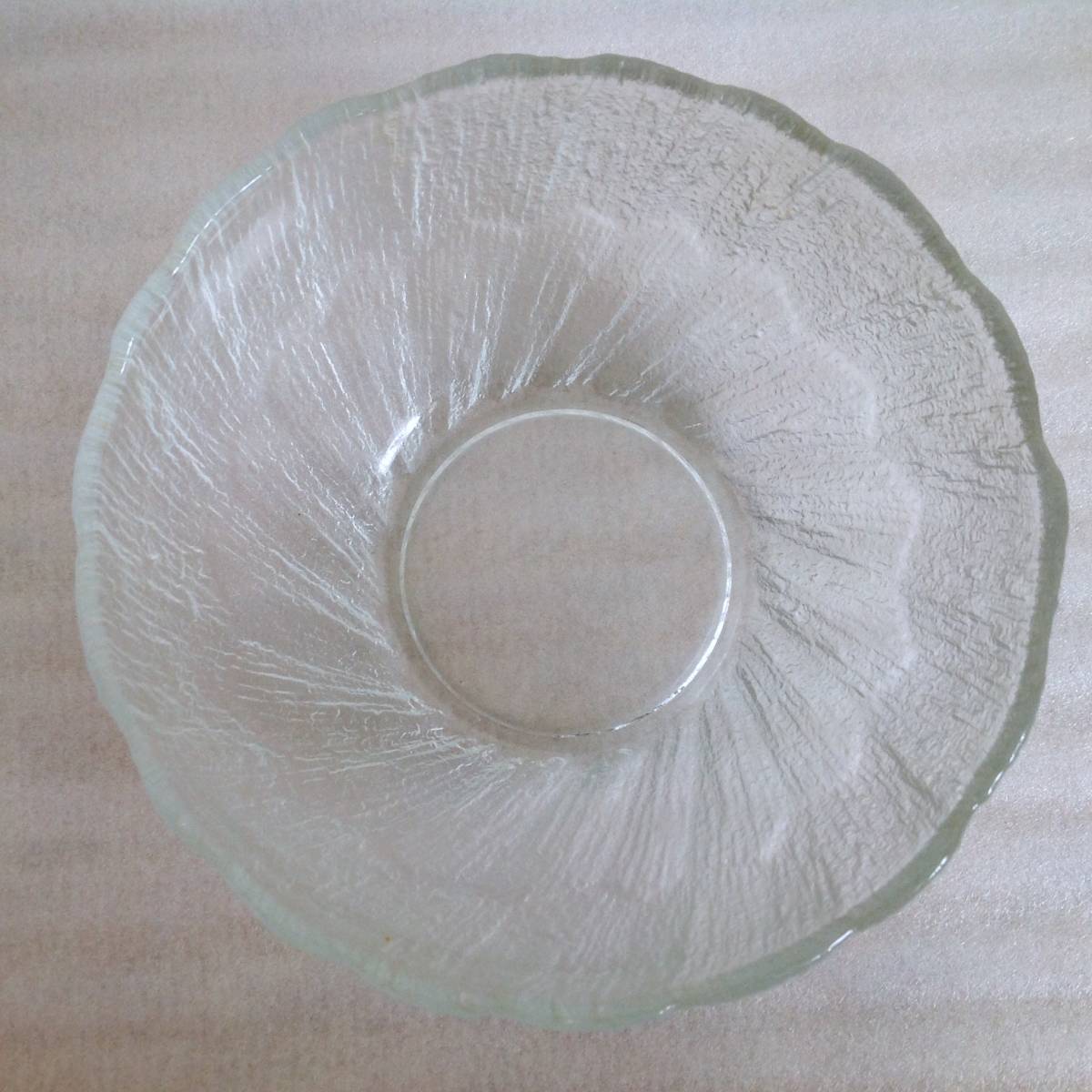 ガラスの器 ガラスの大皿 フルーツ盛り皿 桐子ガラス風など4個まとめて キズあり欠け無し_画像7