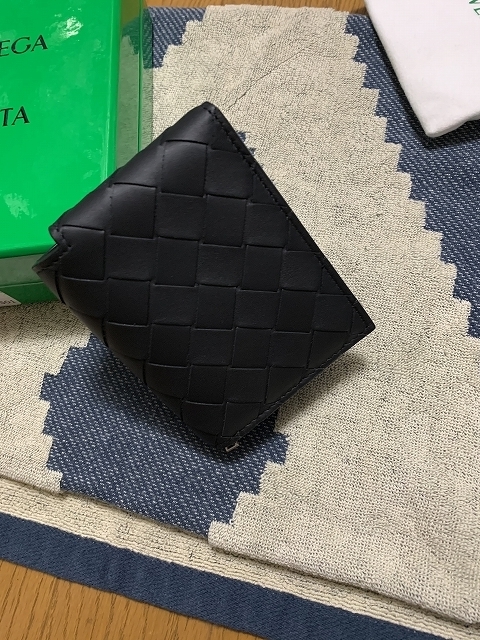 新品 20AW BOTTEGA VENETA イントレチャート レザー 二つ折り ウォレット 財布 ボッテガヴェネタ_画像2