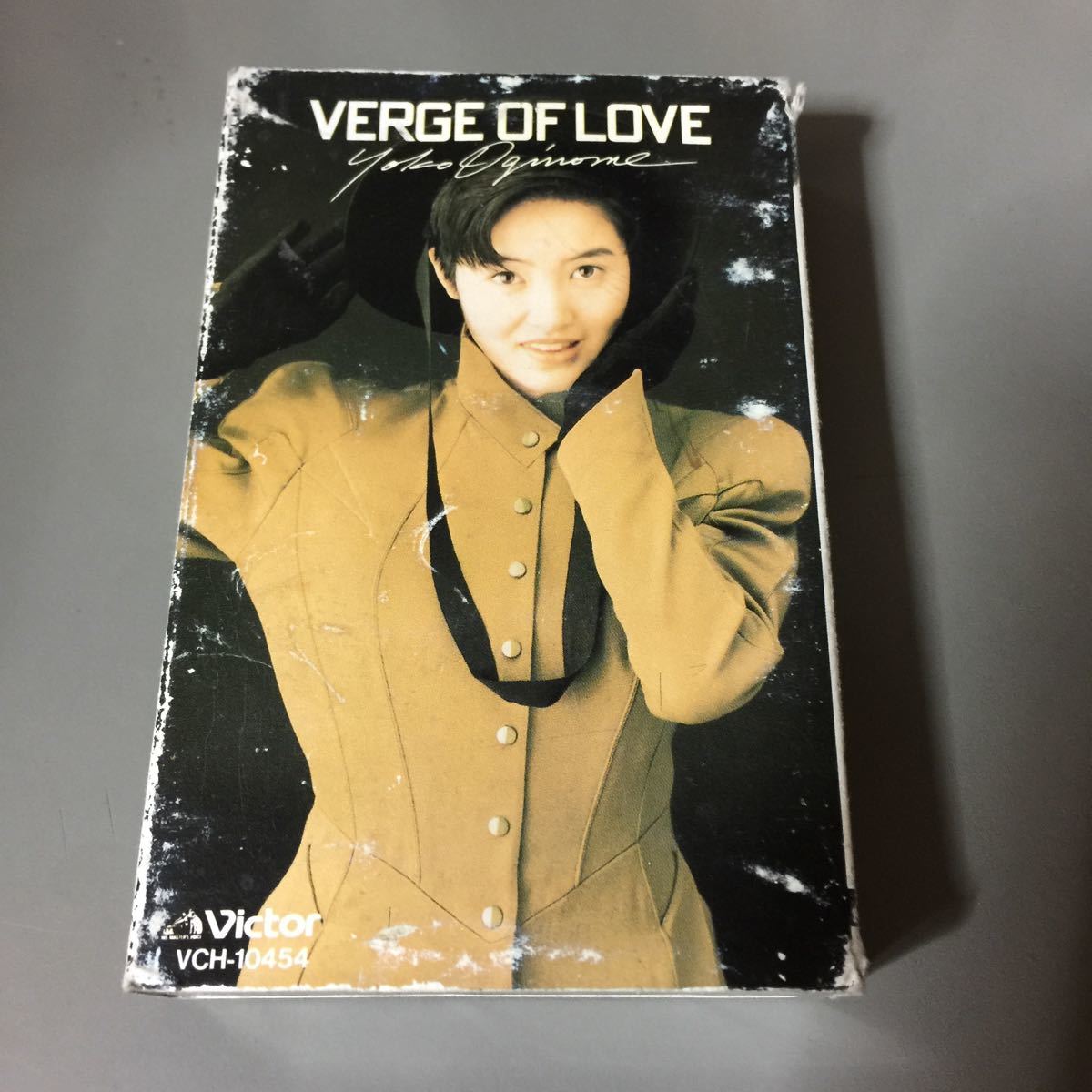 荻野目洋子 VERGE OF LOVE 国内盤カセットテープ_画像1