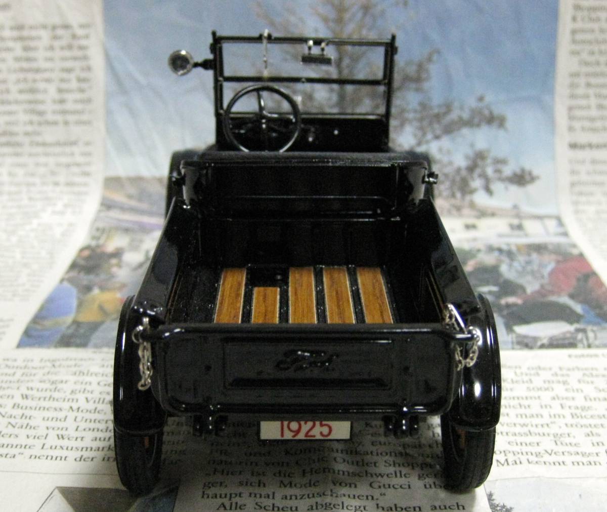★絶版*ダンバリーミント*1/24*1925 Ford Model T Runabout Pickup ブラック_画像4