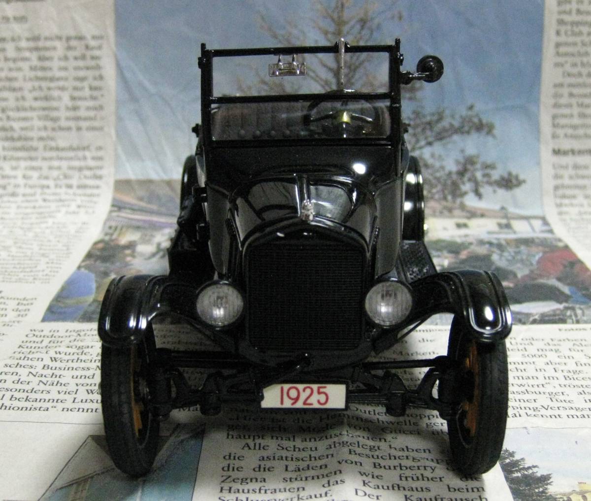 ★絶版*ダンバリーミント*1/24*1925 Ford Model T Runabout Pickup ブラック_画像3