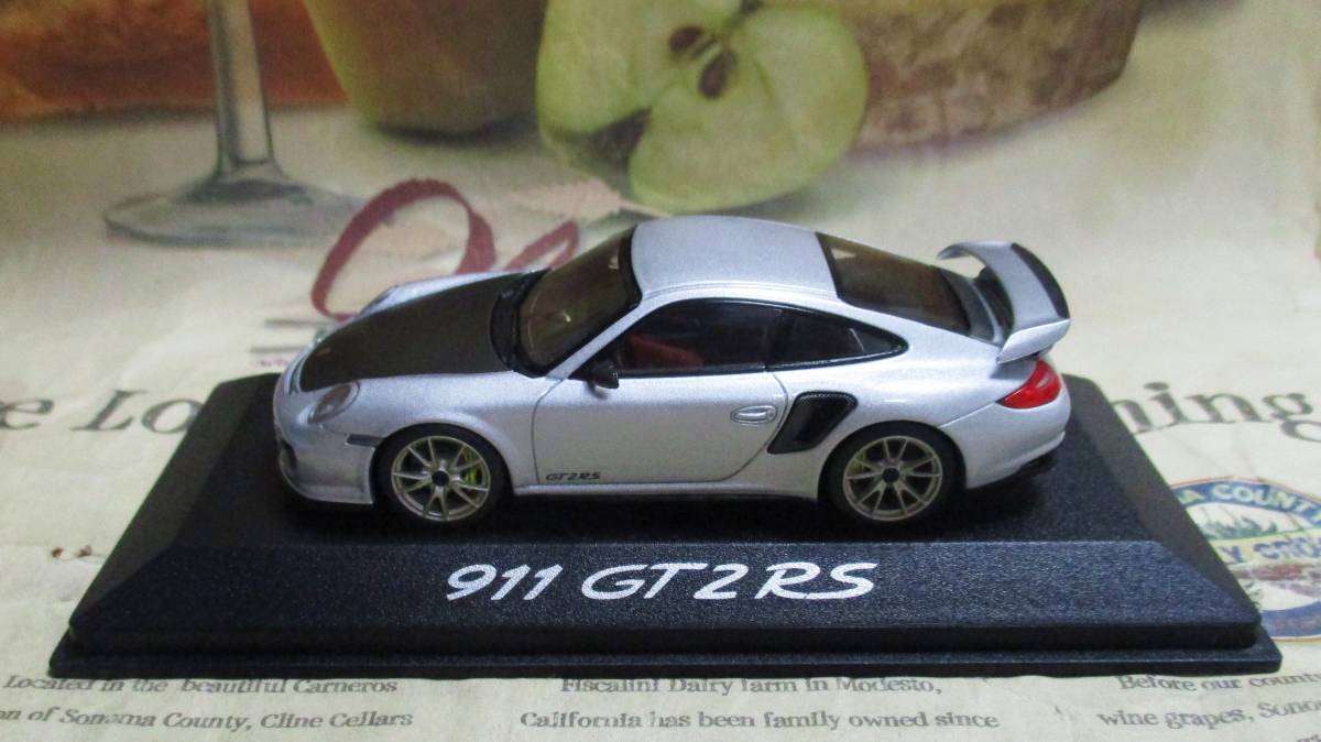 ★レア絶版*ディーラー限定*Minichamps PMA*1/43*Porsche 911 GT2 RS 2010 シルバー/ブラック_画像5
