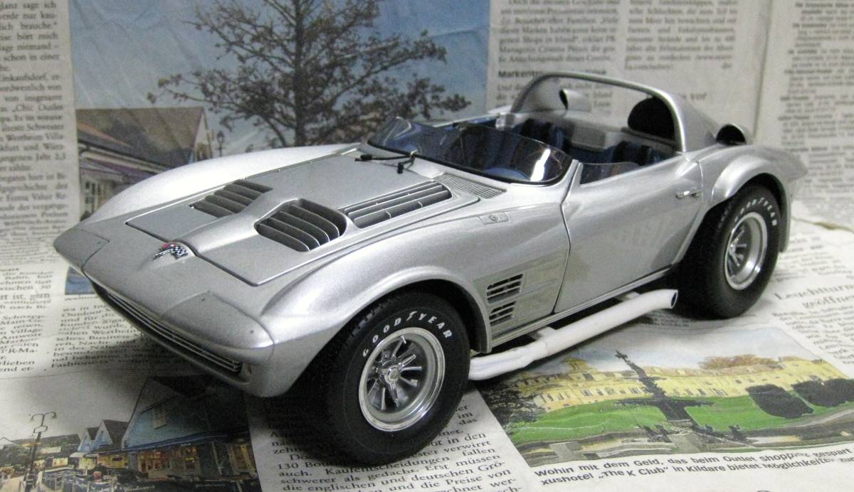 * ultra rare out of print *EXOTO*1/18*1964 Chevrolet Corvette Grand Sport Roadster silver metallic 