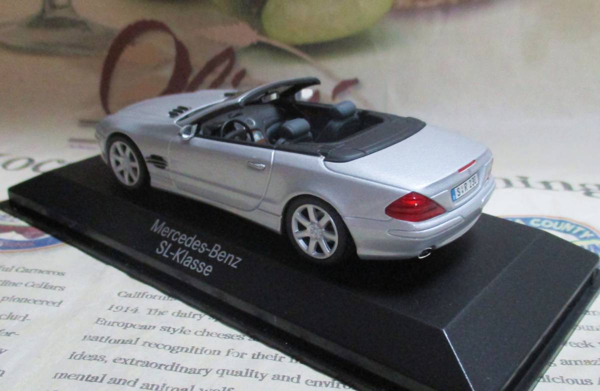 ☆ディーラー限定*Minichamps PMA*1/43*Mercedes-Benz SL 500 R230 シルバーメタリック*ベンツ_画像2