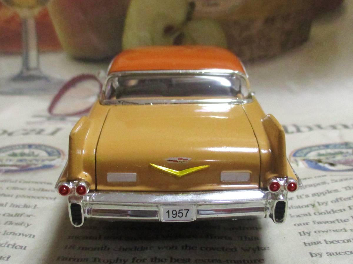 * ultra rare out of print *Signature Models*1/32*1957 Cadillac Series 62 Coupe de Ville light orange 