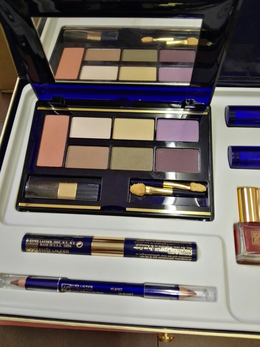 エスティ ローダー（ESTEE LAUDER）メークアップパレット 