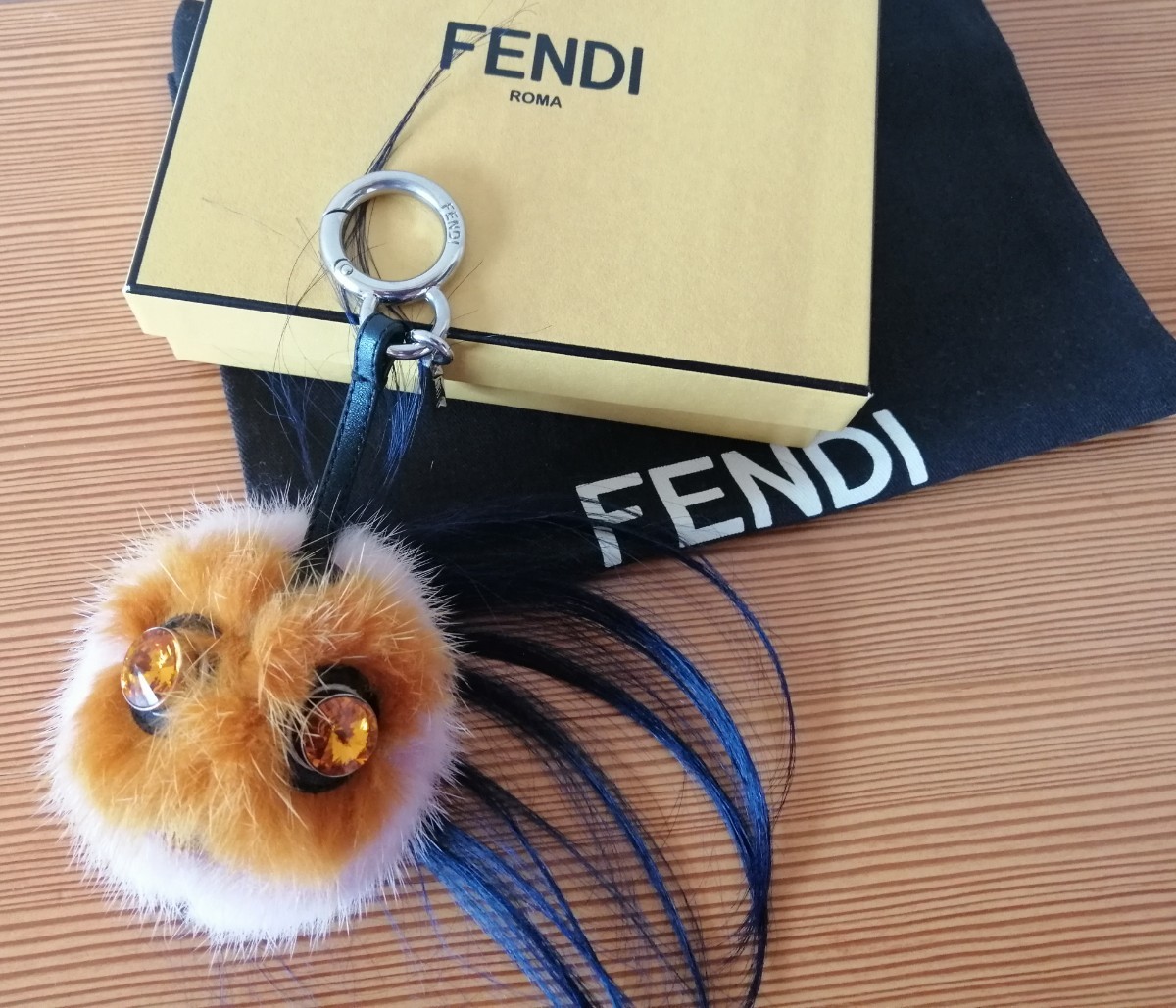 fendi キーホルダー チャーム