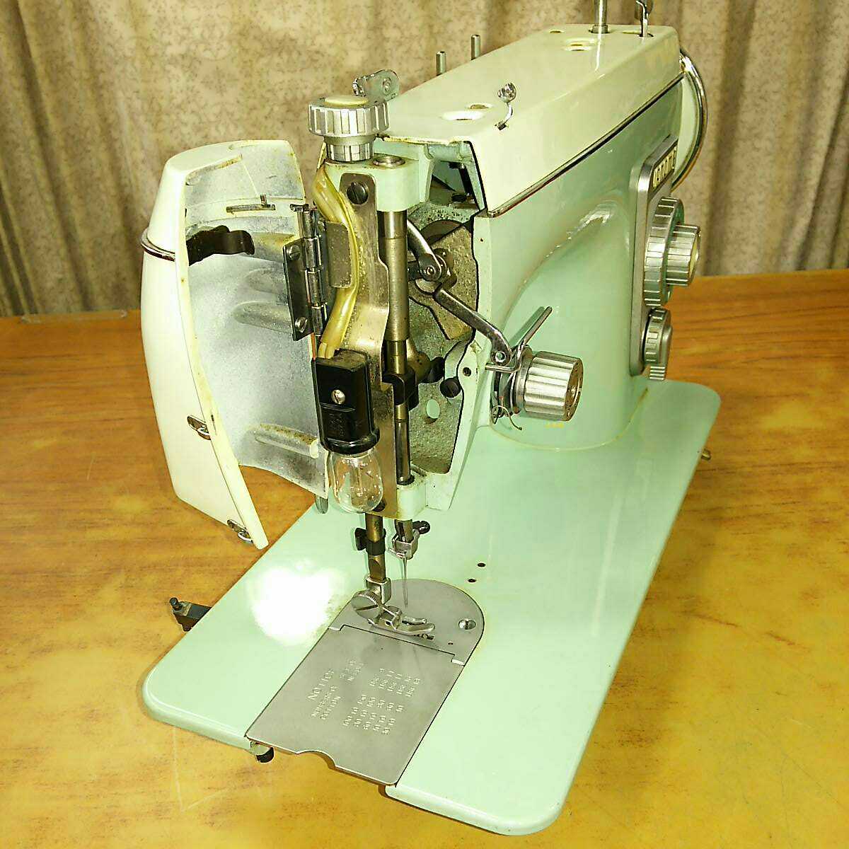 ヤフオク! - 昭和レトロ JANOME ジャノメミシン HL2-365型...