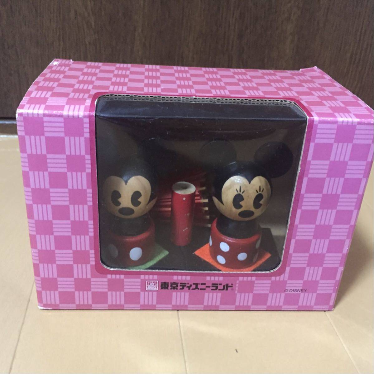 激レア 新品 昭和レトロ 東京ディズニーランド ミッキーマウス＆ミニーマウス 相合傘 木製の置物。