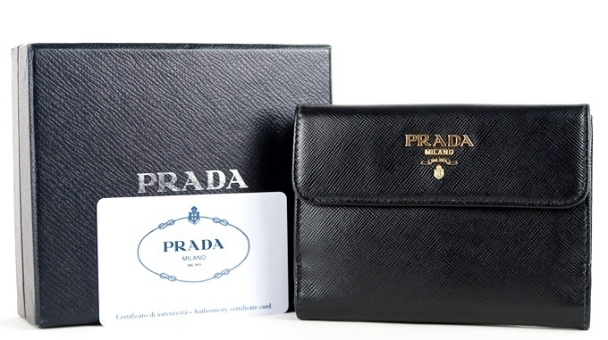 美品】PRADA プラダ 二つ折り財布 サフィアーノレザー ブラック×ゴールド金具 ブランド小物【EZ63】 