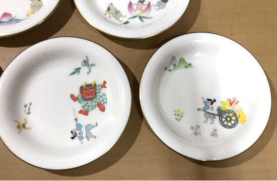 ポケットいっぱい 新品 未使用 香蘭社 桃太郎 銘々皿 5枚 セット - 食器